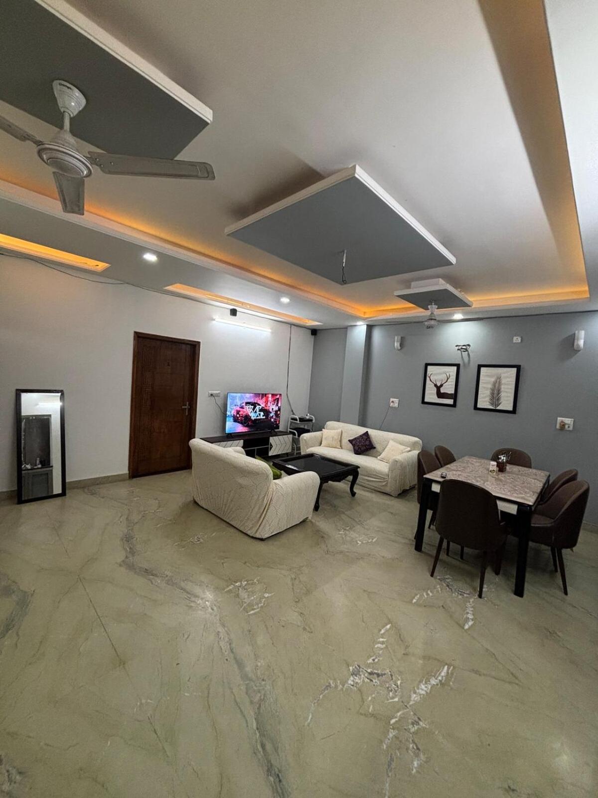 Apartment Luxurious House Near Yashobhoomi New Delhi